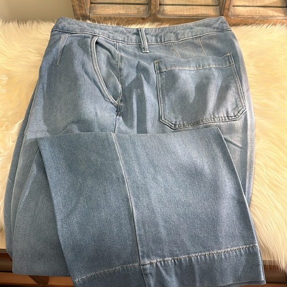 Lane Bryant Denim (Cotton) Wide Leg Jeans, Size 18 EUC - Picture 5 of 8